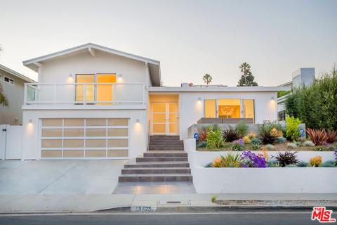 18425 Kingsport Dr, Malibu, CA 90265