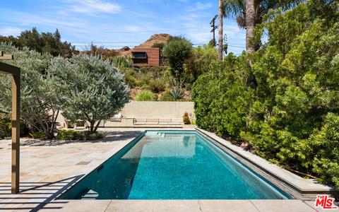 Undisclosed, Los Angeles, CA 90068