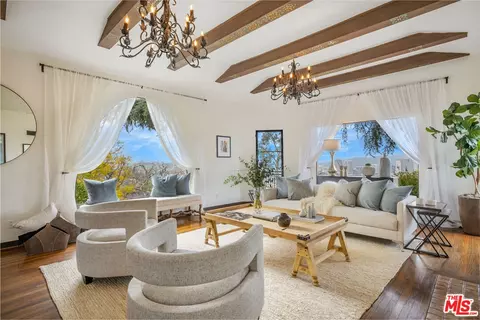 861 Cavanagh Rd, Glendale, CA 91207