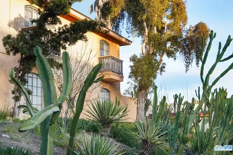 554 Greenbrier Dr, Oceanside, CA 92054 photo 2