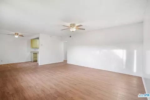 554 Greenbrier Dr, Oceanside, CA 92054 photo 9