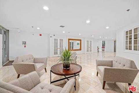 11628 Montana Ave #208, Los Angeles, CA 90049