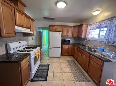 325 E Williams St, Yermo, CA 92398 photo 4