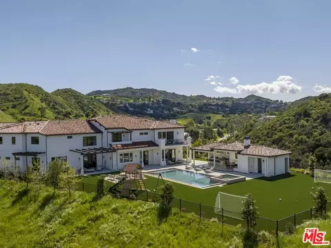 23401 Mulholland Hwy, Calabasas, CA 91302