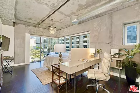 645 W 9th St #320, Los Angeles, CA 90015