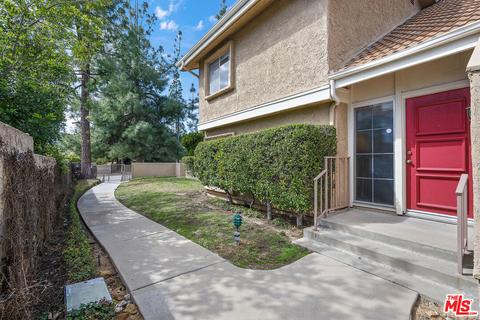 313 Sprucewood Ave, Oak Park, CA 91377