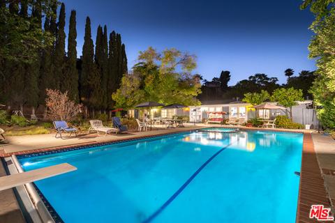 4400 Estrondo Dr, Encino, CA 91436
