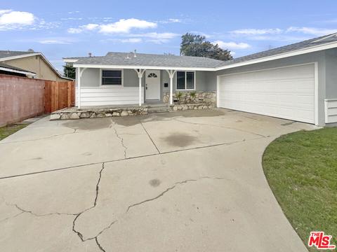 813 Lees Ave, Long Beach, CA 90815