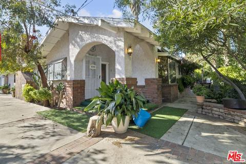 7717 Owensmouth Ave, Canoga Park, CA 91304