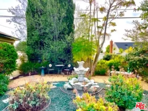 6028 Acacia St, Los Angeles, CA 90056