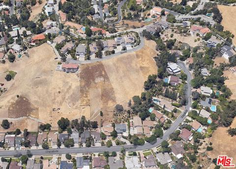 22520 Uhea Rd, Woodland Hills, CA 91364