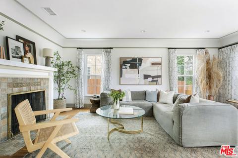 582 N Bronson Ave, Los Angeles, CA 90004