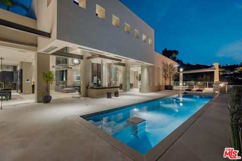 9405 Sierra Mar Pl, Los Angeles, CA 90069