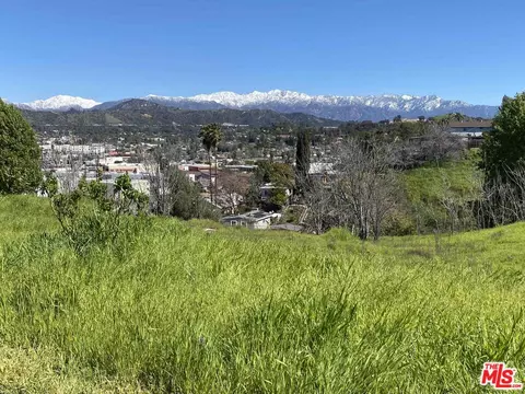 4242 Scandia Way, Los Angeles, CA 90065