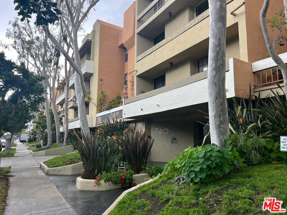 740 N Kings Rd 325, West Hollywood, CA 90069 15 Photos Movoto