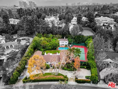 1009 Laurel Way, Beverly Hills, CA 90210