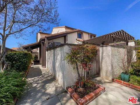 24636 Golfview Dr, Santa Clarita, CA 91355