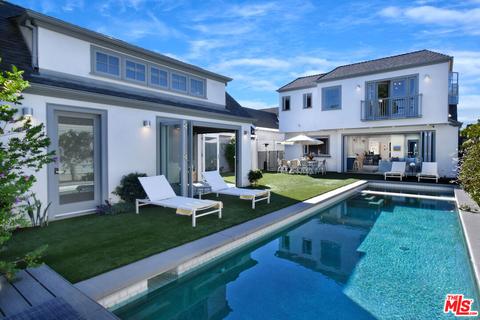 132 S Lucerne Blvd, Los Angeles, CA 90004