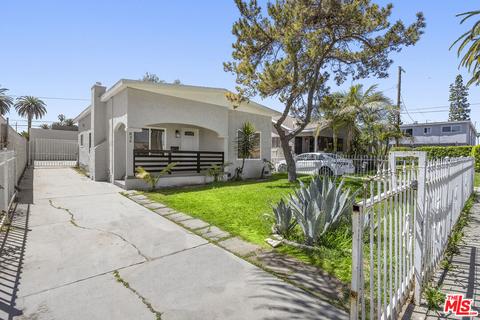 836 W 105th St, Los Angeles, CA 90044