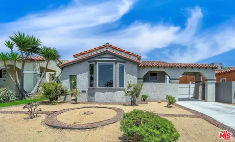 10514 S Manhattan Pl, Los Angeles, CA 90047