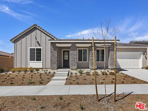 17800 Cirrus Dr, Santa Clarita, CA 91350