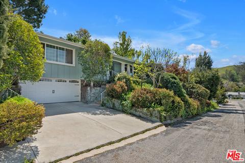 22488 Domingo Rd, Woodland Hills, CA 91364