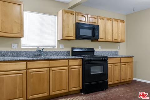 230 E Caldwell St, Compton, CA 90220 photo 11