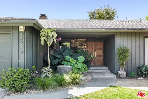 23334 Gonzales Dr, Woodland Hills, CA 91367