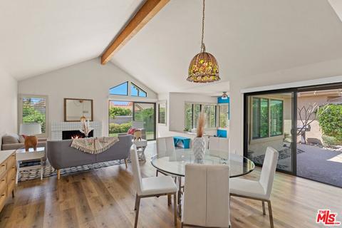 15 Acapulco Dr, Palm Desert, CA 92260