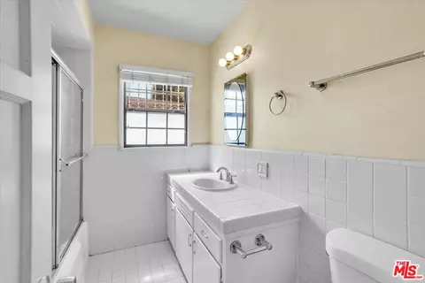 1012 S Stoneacre Ave, Compton, CA 90221 photo 23