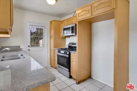 1012 S Stoneacre Ave, Compton, CA 90221 photo 13