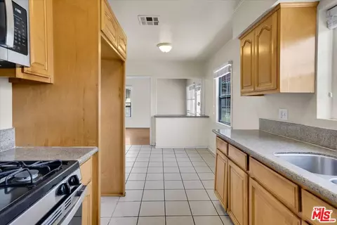 1012 S Stoneacre Ave, Compton, CA 90221 photo 14