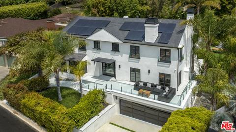 1340 Londonderry Pl, Los Angeles, CA 90069