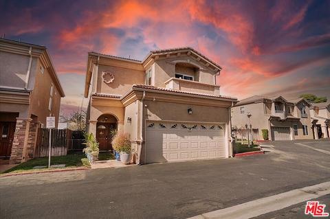 14701 Forest Edge Dr, Sylmar, CA 91342