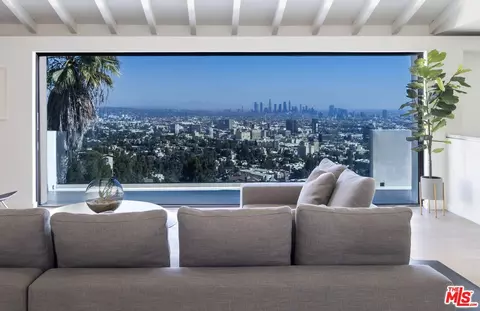 2260 Maravilla Dr, Los Angeles, CA 90068