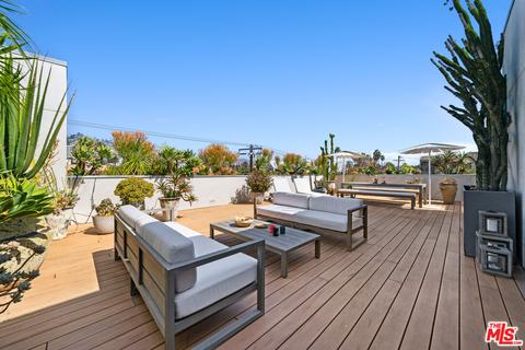 855 N Croft Ave #PH1, Los Angeles, CA 90069