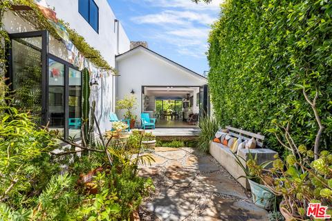 817 Palms Blvd, Venice, CA 90291