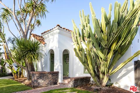 812 N Mansfield Ave, Los Angeles, CA 90038