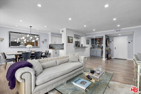 1221 N Kings Rd #203, West Hollywood, CA 90069
