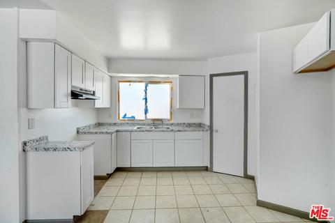 37170 Rabbit Springs Rd, Lucerne Valley, CA 92356 photo 5