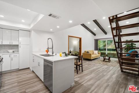 2700 Cahuenga Blvd E #4304, Los Angeles, CA 90068
