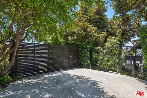 2501 Silver Lake Ter, Los Angeles, CA 90039