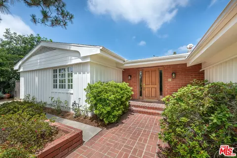 9635 Arby Dr, Beverly Hills, CA 90210