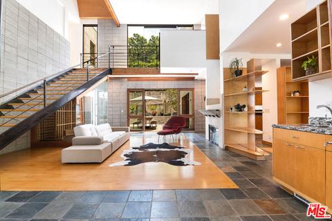 4070 Benedict Canyon Dr, Sherman Oaks, CA 91423