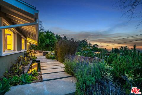 11250 Laurie Dr, Studio City, CA 91604