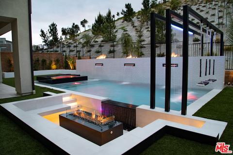 20513 W Birmingham Way, Northridge, CA 91326