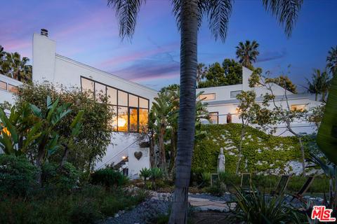 6440 Via Escondido Dr, Malibu, CA 90265