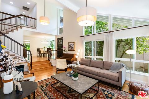 10227 Mossy Rock Cir, Los Angeles, CA 90077