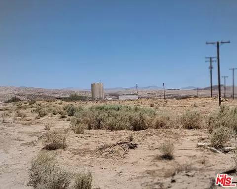 7792 Cinnabar Rd, Mojave, CA 93519 photo 4