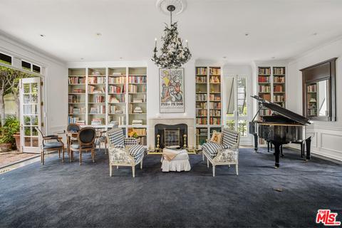 1106 Sunset Vale Ave, Los Angeles, CA 90069